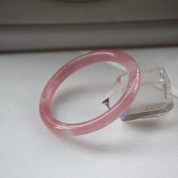 天然水晶馬達加斯加冰種粉晶手鐲女 細圓條 招桃花旺夫穩定感情