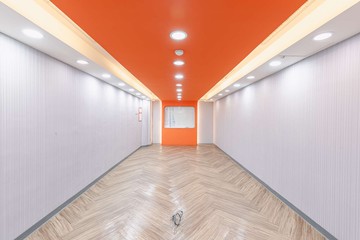 三多商圈|8米面寬|雙百貨傳家寶店面｜高雄市苓雅區三多三路