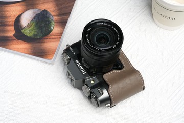 適用機型FUJIFILM X-T50 手掌紋皮革相機底座皮套