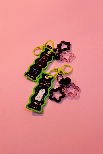 Shuku Who cares about tomorrow 刺繡鑰匙圈吊飾