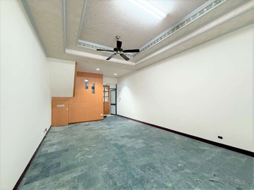 岡山區傳家增值空間大漂亮店住美透天｜高雄市岡山區忠誠街