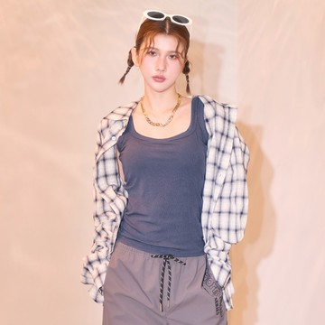 極簡寬肩方領背心