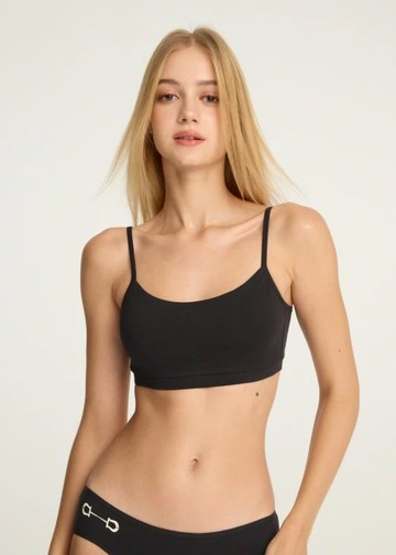 Timeless Elegance．一片杯棉質露背短版 Bra Top(黑色)