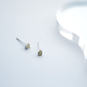 單顆 綠橄欖石 耳環 925銀