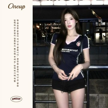 韓系復古印花修身v領短袖t恤~ 短袖上衣女  修身短袖 正韓短袖 夏日女裝  顯瘦上衣女 短袖t恤女 夏季女裝 小眾上衣