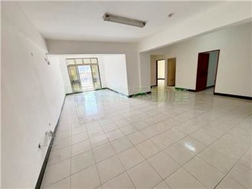 崇明國小大三房平面車位有電梯｜台南市東區崇德十九街