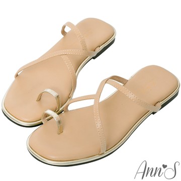 Ann’S小姐姐的夏日氣質-方頭金屬撞色顯瘦線條夾腳平底涼拖鞋-杏