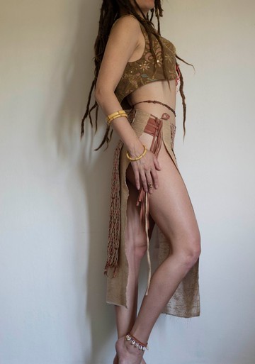 長版金色開衩裙、綁帶裙、印度圖騰節慶服飾