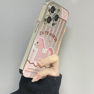 免運+隔日🚚電鍍鏡面手機殼 粉嫩條紋小馬 適用於蘋果17promax 16Pro 15plus14 13 1211防摔