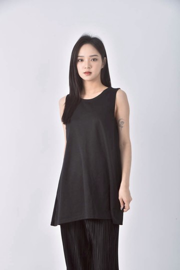 (S) buzu背心黑色上衣