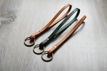 客製真皮鑰匙圈  免費刻字  牛皮鑰匙圈   生日禮物  交換禮物