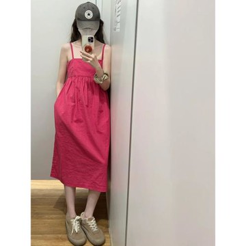 玫紅色顯白無袖吊帶連衣裙子夏季2026新款高級感漂亮氣質法式長裙