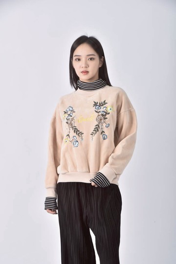 (L) anwen刺繡毛毛橘色長袖上衣