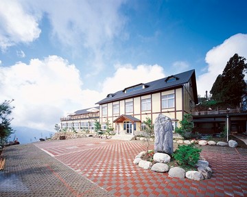 【清境】綠楊景觀溫泉山莊-雙人一泊二食住宿套券