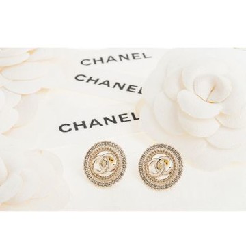 CHANEL 新款金色圓形水鑽雙C LOGO穿式耳環