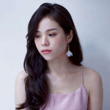 Eirene 天使白紗葉片細耳針耳環