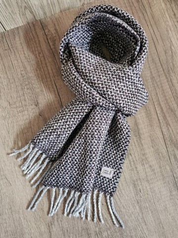 Handwoven by Carina | 手織牦牛絨羊毛圍巾