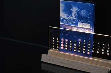 藍曬 漫遊影像 2026 發光月曆 | 自家設計 座枱曆 送海報 香港製