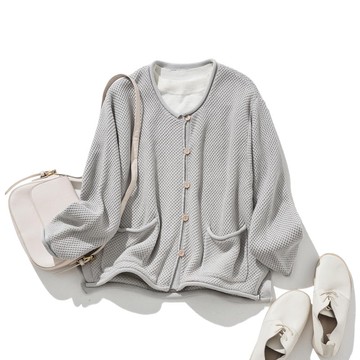 寬鬆廓形，輕鬆穿著的網眼針織開襟衫 淺灰色 250203-1