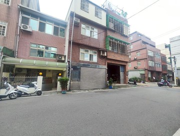 ⭐文化國小中壢交流道活巷新穎透天⭐｜桃園市中壢區正光一街