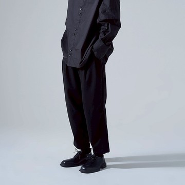 立體後壓褶羊毛長褲