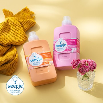 荷蘭 SEEPJE 喜雅 無患子柔軟精 750ML - 檀香&水蜜桃