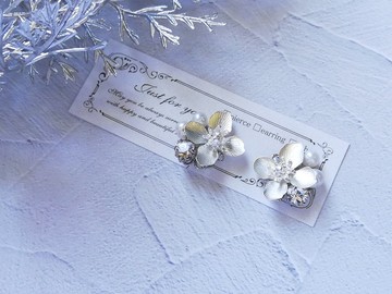 淡水珍珠和銀花耳環