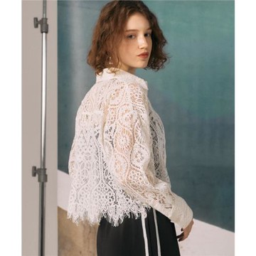 麥昆的繆斯 美出新高度 復古宮廷風大小姐波浪邊睫毛蕾絲刺繡襯衫