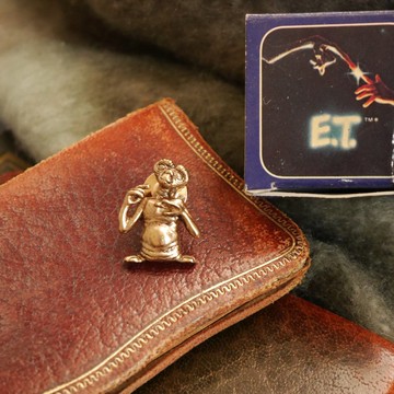 金銀寶貝 古董厚實金色美國電影ET別針領帶針 AVON 1982 B2225