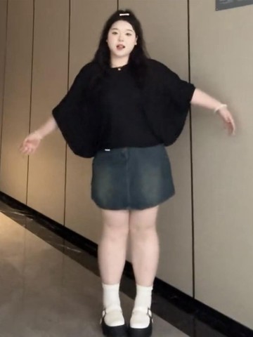 佰分佰/150kg內可穿/大尺碼女裝/微胖穿搭/夏裝/慵懶風/蝙蝠袖上衣/寬松/顯瘦上衣/設計感/短袖上衣