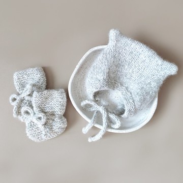 新生兒針織套裝 - 貓咪造型帽與腳套，適合送給小男孩或小女孩的禮品組合