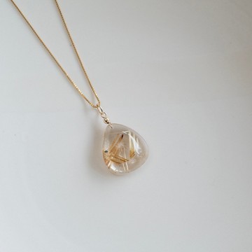 Emerald gift。拈翠-鈦金水滴墜子-板鈦