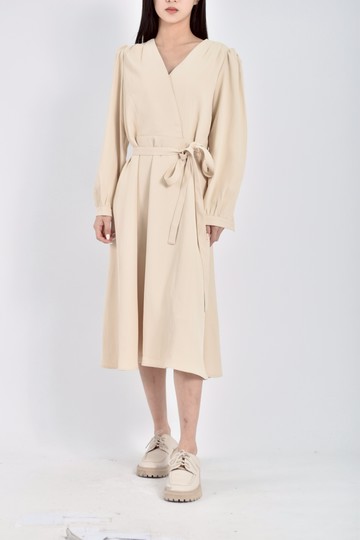 (S) nuda質感前扣V領杏色綁帶洋裝