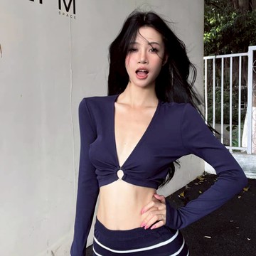 長袖t恤 INS美式低胸深V領正肩超短上衣內搭緊身露肚顯瘦微辣上衣大尺碼女裝 10115