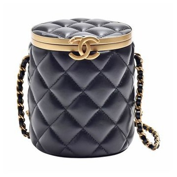 CHANEL 經典復古雙C LOGO菱格紋羊皮翻蓋圓筒肩背/斜背包(黑色)