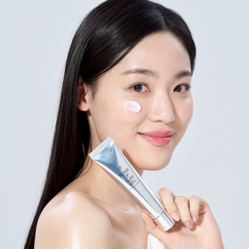 🔜[快速出貨]【梨花娘】 好氣色好運UP讓你走在花路🌸上韓國美妝部落客PONY推薦，GD造型室採訪韓國KY精萃亮折光潤顏防曬乳 (35ml)