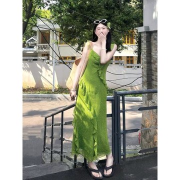 海島明媚綠色吊帶連衣裙女不規則荷葉邊絕美裙子海邊沙灘長裙子夏