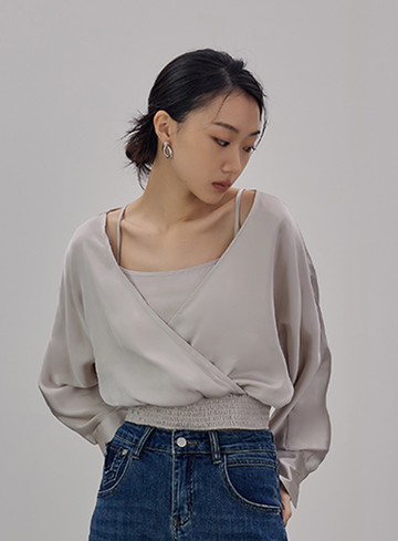 假兩件式光澤交叉上衣