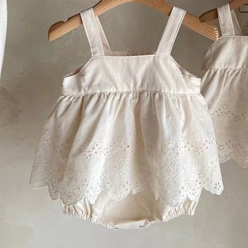 INS款嬰幼兒刺繡可愛吊帶哈衣 女嬰無袖洋裝 吊帶爬服 寶寶連身衣 三角包屁衣 嬰兒衣服 寶寶夏裝