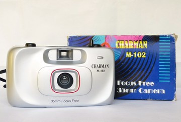 Charman M-102 傻瓜輕巧底片相機 35 毫米附背帶盒