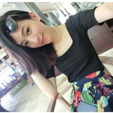 修身性感方領t恤 夏季新款百搭純色小心機上衣彈力短袖打底衫小衫1入