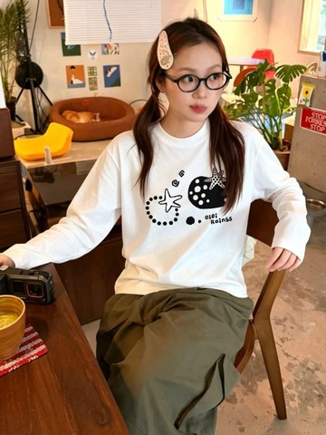 白色打底衫內搭設計感早秋上衣女小眾男女生上衣 印花寬鬆情侶短袖T 上衣女 美式t  韓版T 大學T