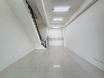獨家銷售山景硯｜店住合一，稀有臨路雙車傳家美｜台中市梧棲區忠義路