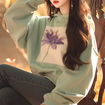 【LANNI 藍尼】現+預 花系列綠色印花上衣(上衣/女裝/休閒/百搭/通勤)