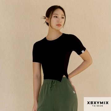 XEXYMIX 側抓皺不對稱開衩設計短袖上衣 XWFST09H2 共5色 跑步 彈力 瑜珈服 運動上衣 ST09H2