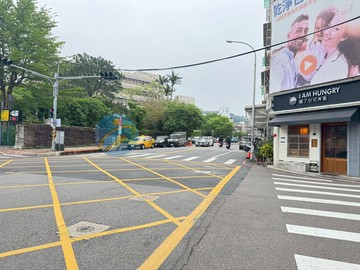 ..ㄚ芸推薦-學府路黃金店面｜學區補教首選..｜新竹市東區學府路