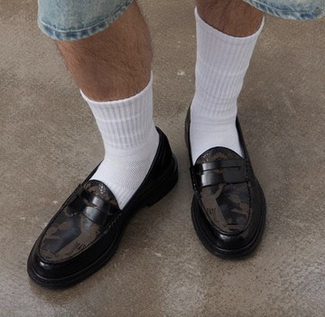 日系復古 加冕激光雕花樂福鞋