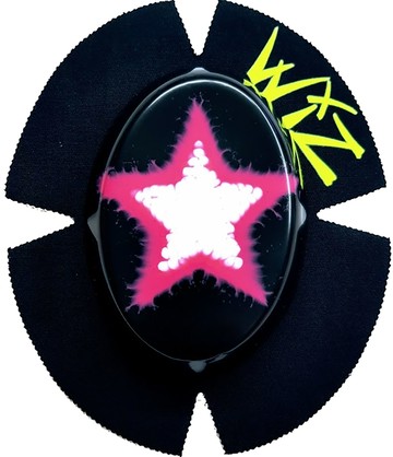 英國WIZ 手工彩繪 黑粉白 滑塊/卡普/磨膝/側掛/無鈦螺絲【訂購品非現貨/下單七至十四個工作天到貨】