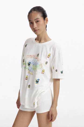 微麻肌理 小人國貼圖短袖T恤