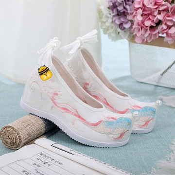 台灣出貨💯漢服鞋子女 原創七公分復古超仙內增高軟底古裝翹頭鞋女 古風鞋子免運